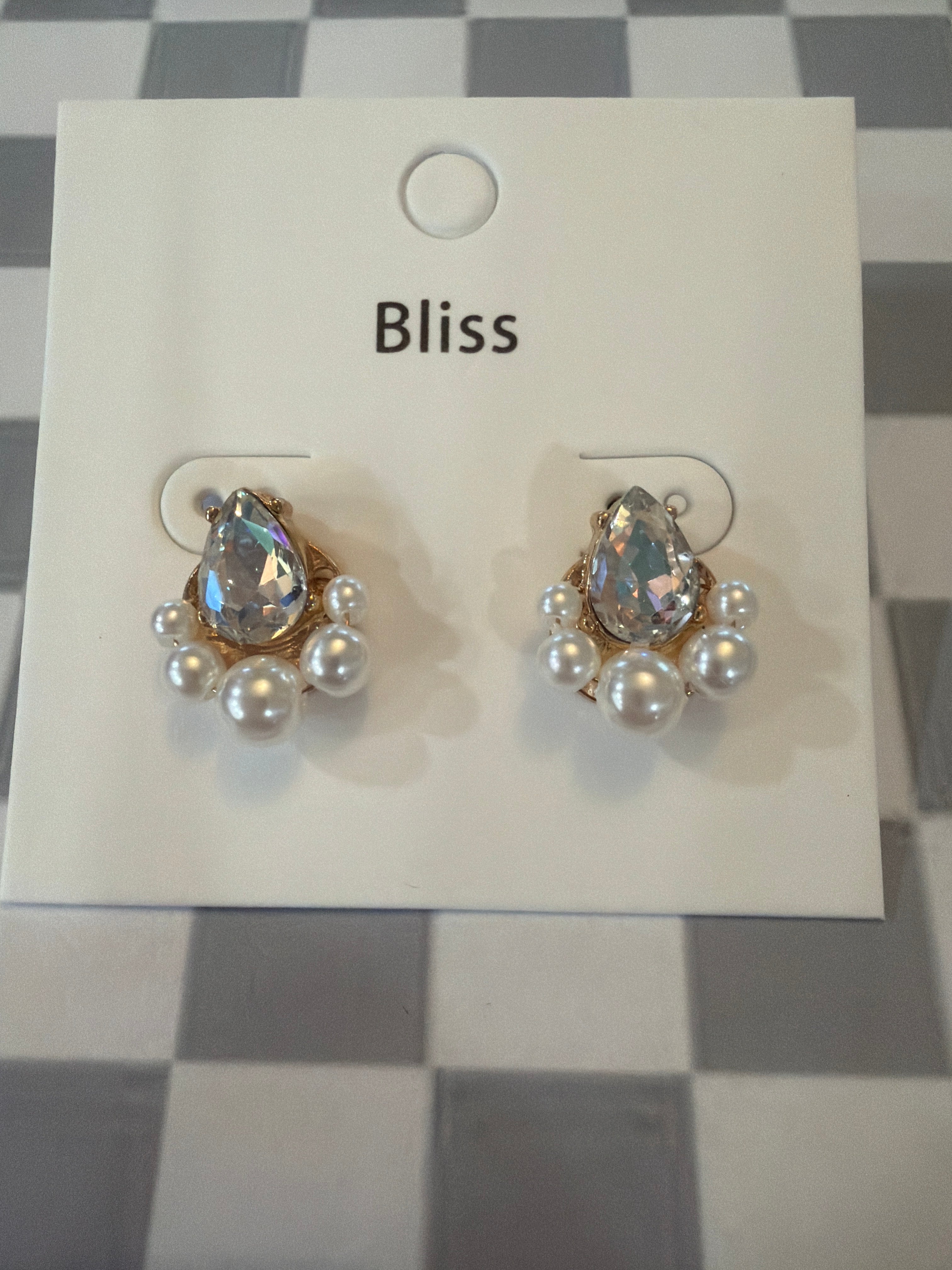 Tear Drop Diamond With Pearls